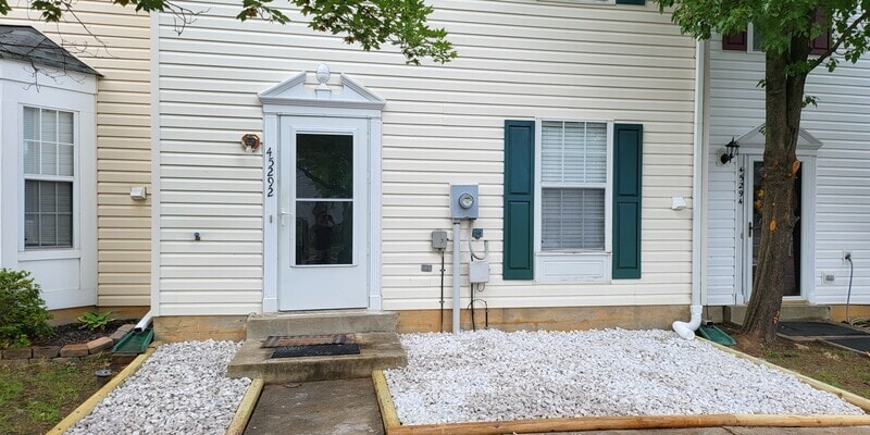Primary Photo - 45292 Rumsford Ln