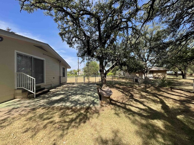 Building Photo - 1010 Ave C