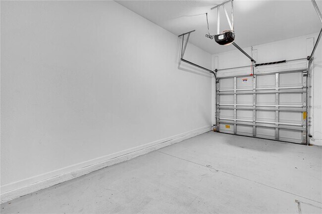 Building Photo - 7544 Stone Crk Trl