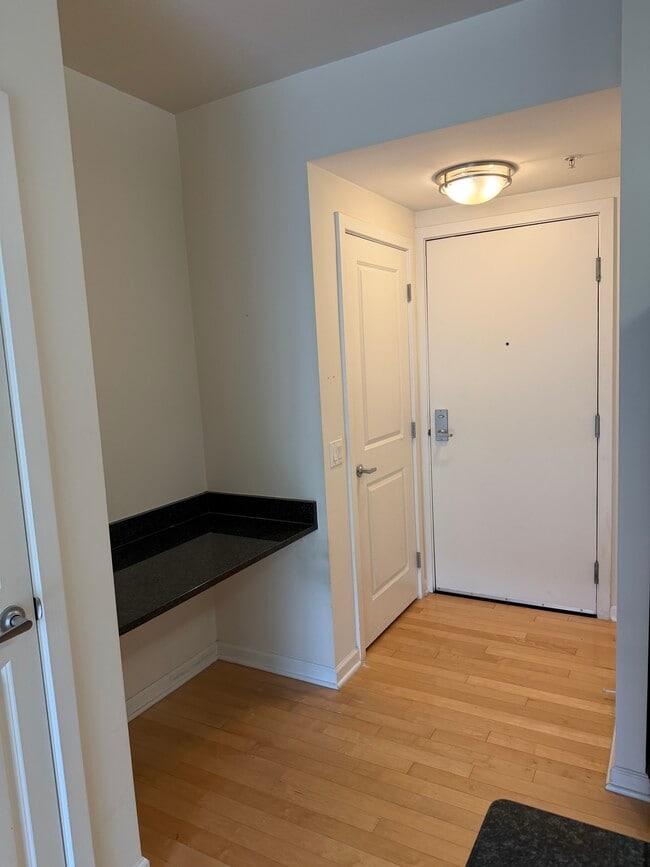 Entrance/Build-In Desk - 440 L St NW