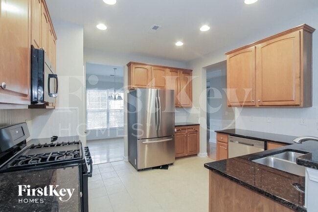 Building Photo - 240 Golden Valley Dr