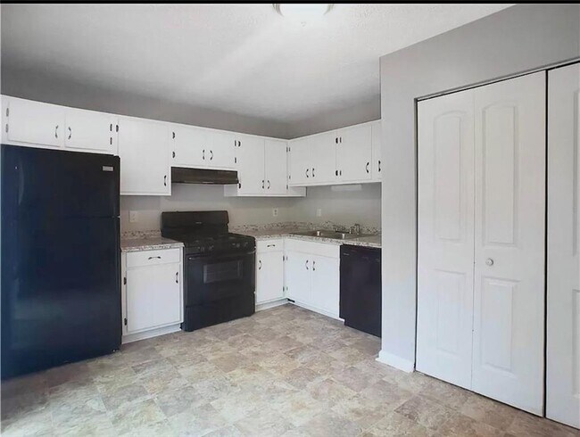 Foto del edificio - 358 Pin Oak Ct SW