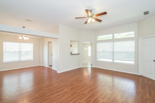 Building Photo - 8059 Carisbrook Ct