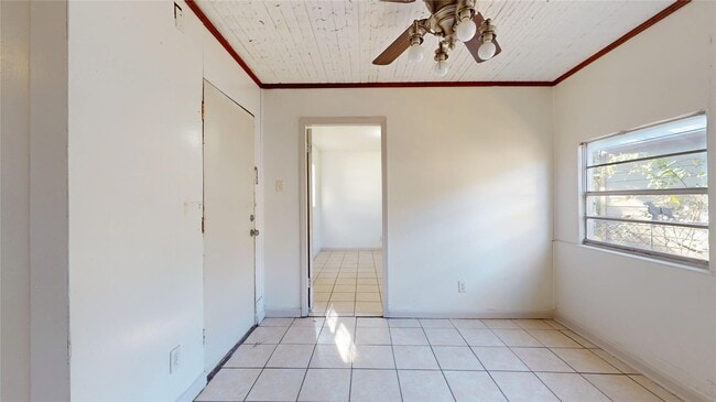 Building Photo - 3826 Landa Ln