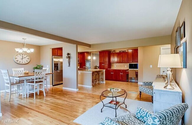 Foto del edificio - 3 br, 2 bath House - 2630 Niagara Street