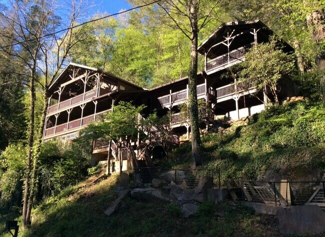 Foto del edificio - 7022 Aska Rd