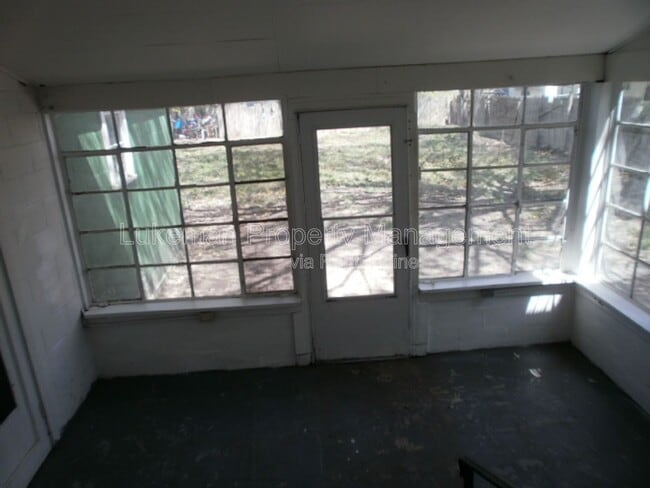 Building Photo - 511 Clinton Ave