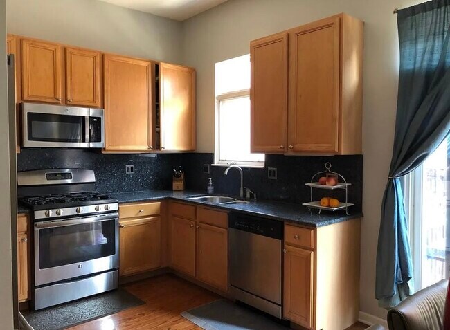 Foto del edificio - 842 W 15th Pl