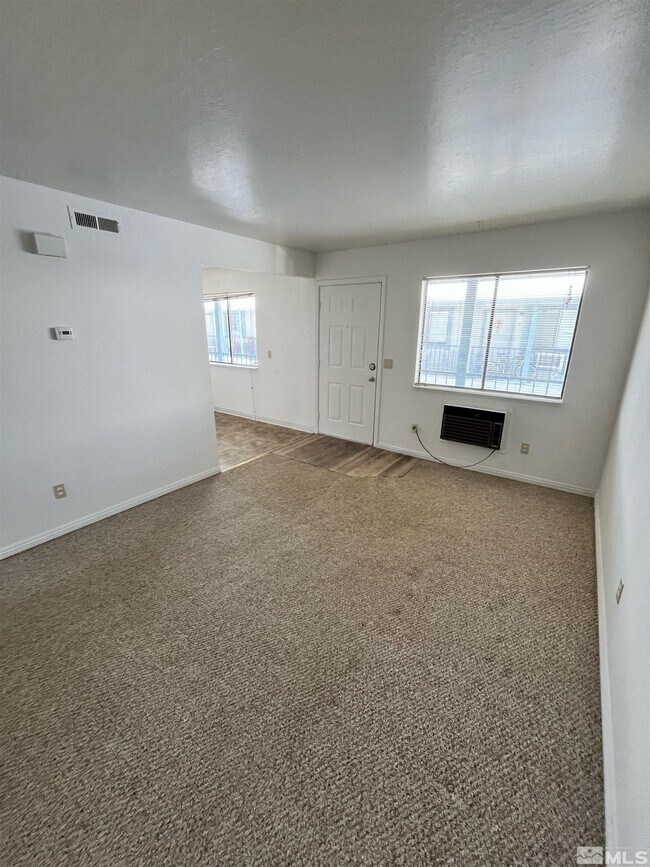 Foto del edificio - 1494 Lewis St