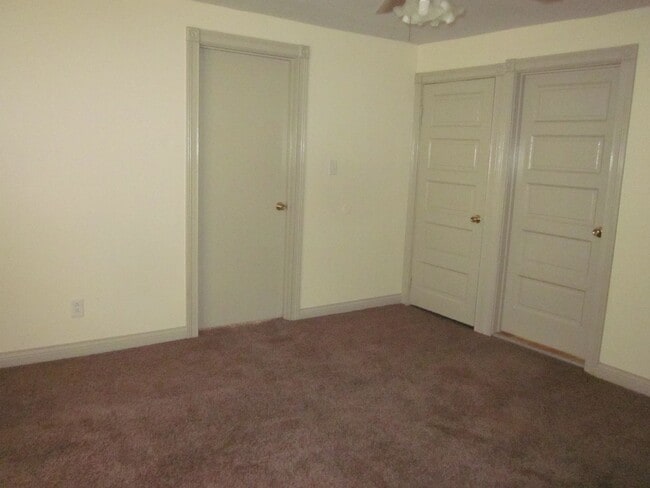 Building Photo - 810 Huestis Ave