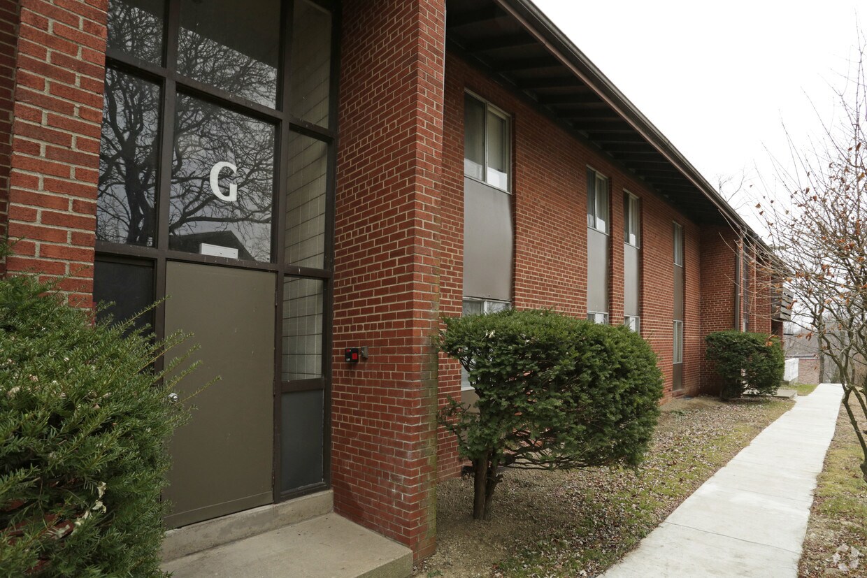 Foto del edificio - Northern Pike Garden Apartments
