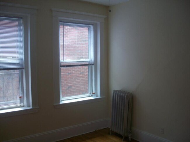 Foto del edificio - 463 Park Dr