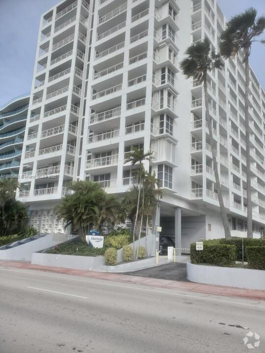 Building Photo - 9341 Collins Ave