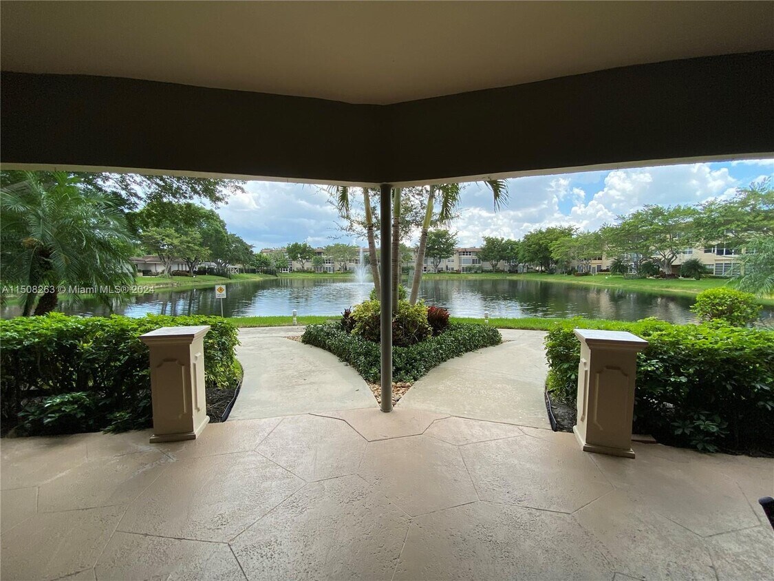 5102 NW 36th St Unit 406, Lauderdale Lakes, FL 33319 Condo for Rent