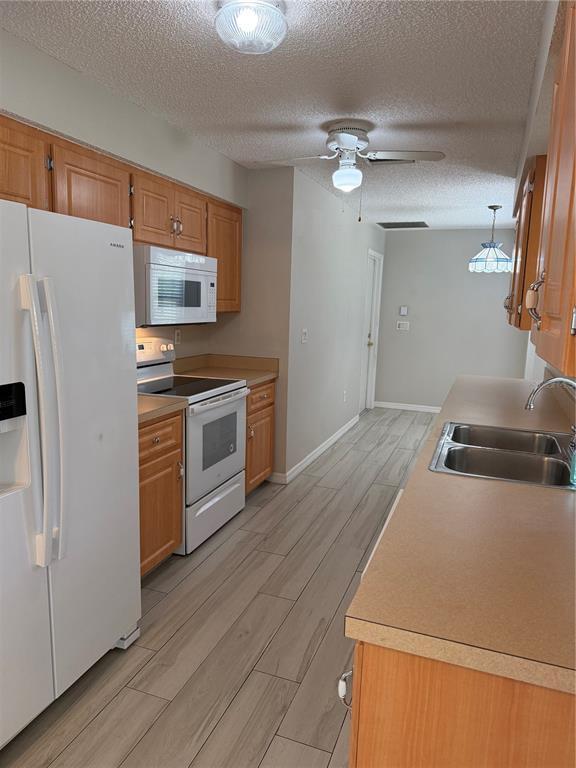 Foto del edificio - 20392 Andover Ave