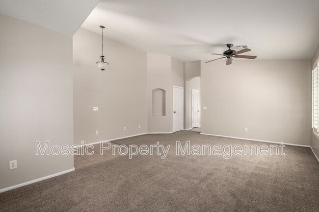 Building Photo - 389 E Angeline Ave