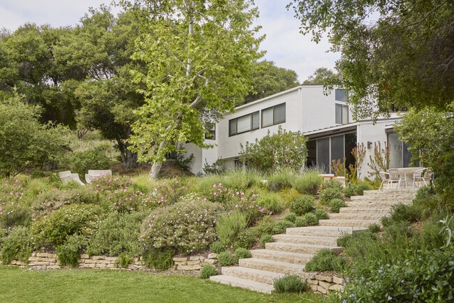 Building Photo - 901 Crater Camp Dr