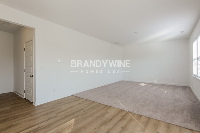 Foto del edificio - Live in Luxury! Schedule Your Tour & Apply...