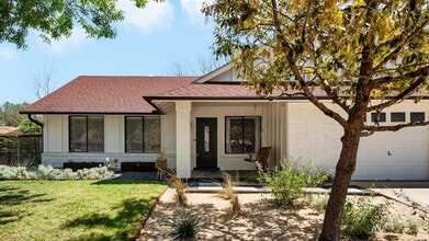 Building Photo - 6601 Blarwood Dr