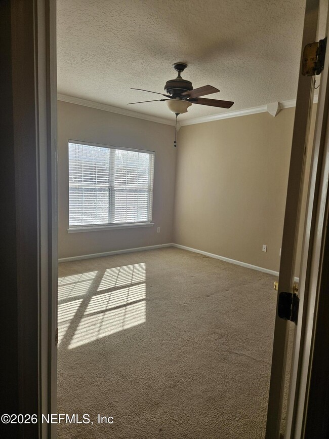 Building Photo - 3888 Summer Grove Way N