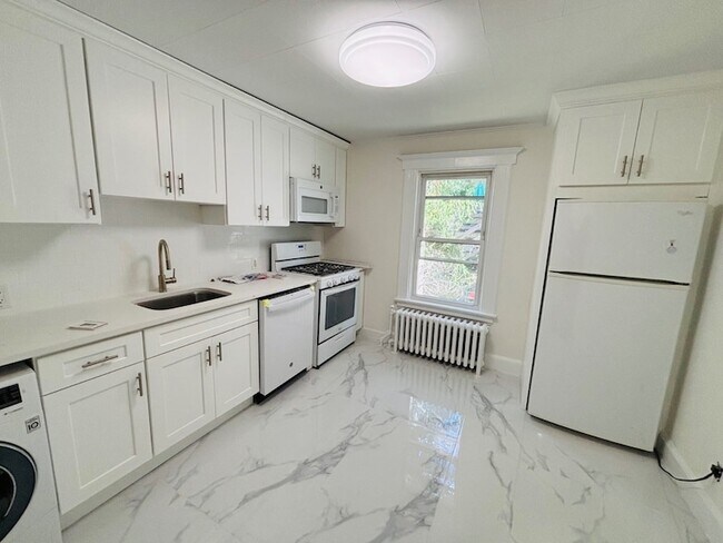 Foto del edificio - 133 Berry Hill Rd