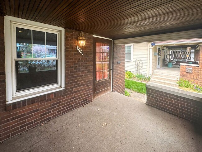 Foto del edificio - 816-818 N Bancroft St