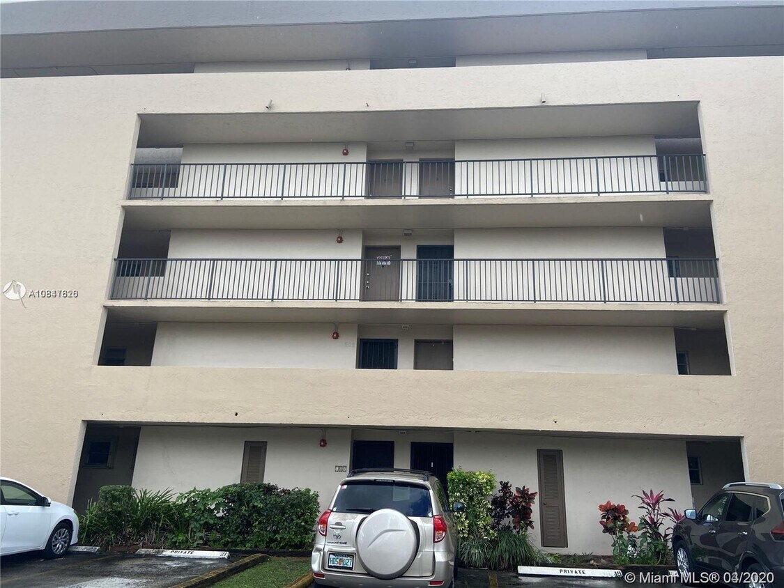 Foto principal - 840 NW 87th Ave