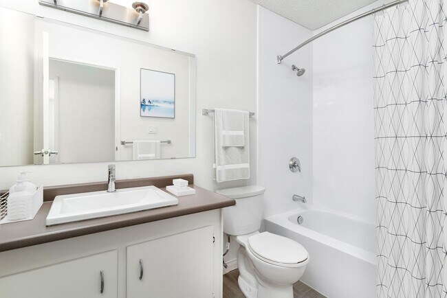 Photo du bâtiment - West Edmonton Court