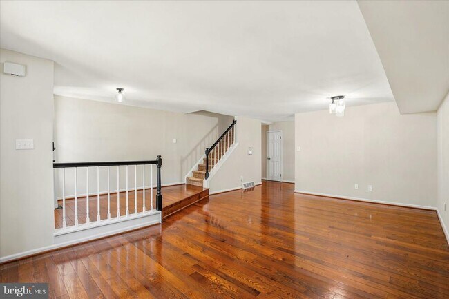 Foto del edificio - 706 Andover Ct