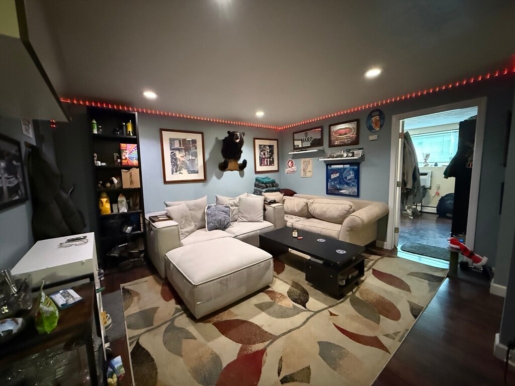 Foto principal - 269 Harvard St