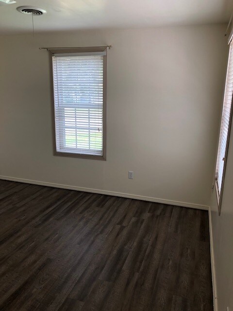 Foto del edificio - 4124 S Van Buren St