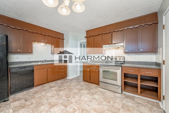 Foto del edificio - 3153 S Pinecrest Ave