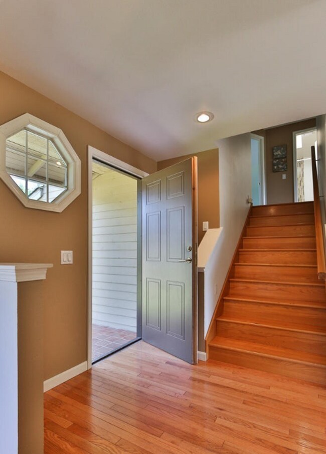 Foto del edificio - Exceptional Home for Rent in Mill Creek!