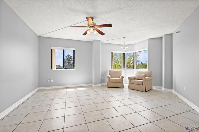 Foto del edificio - 11550 Southfork Avenue Unit 414