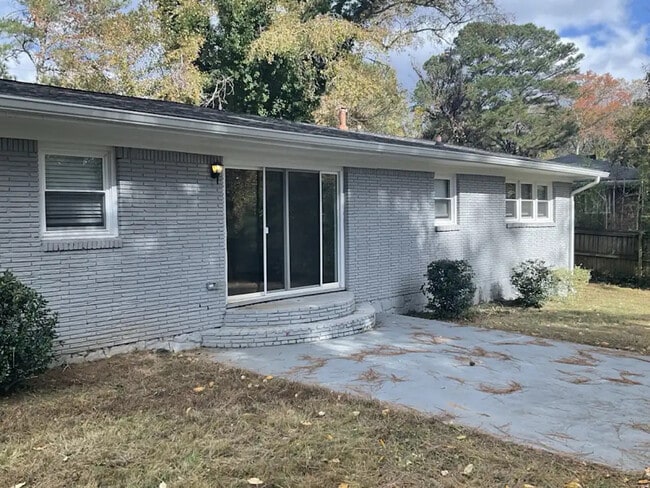 Building Photo - 1915 Timothy Dr SW