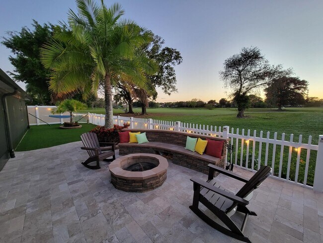 Foto del edificio - 7401 Corkwood Terrace