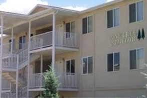 Primary Photo - Pinetree Condominiums- Student Housing