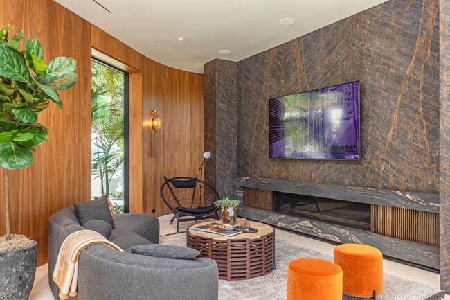 Foto del edificio - 1625 Summitridge Dr