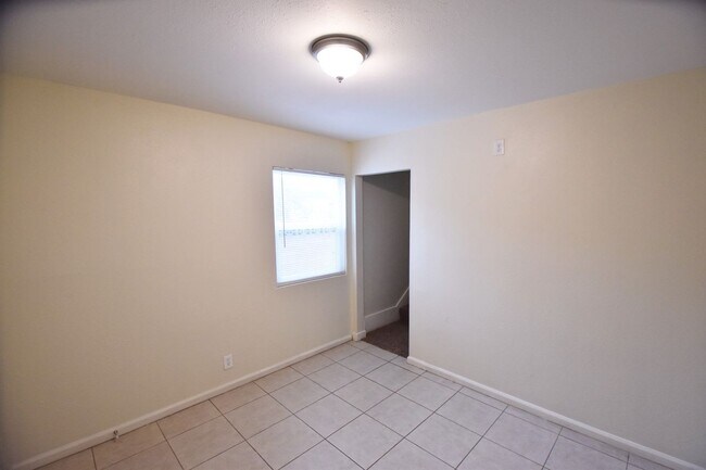 Foto del edificio - 2331 S J St