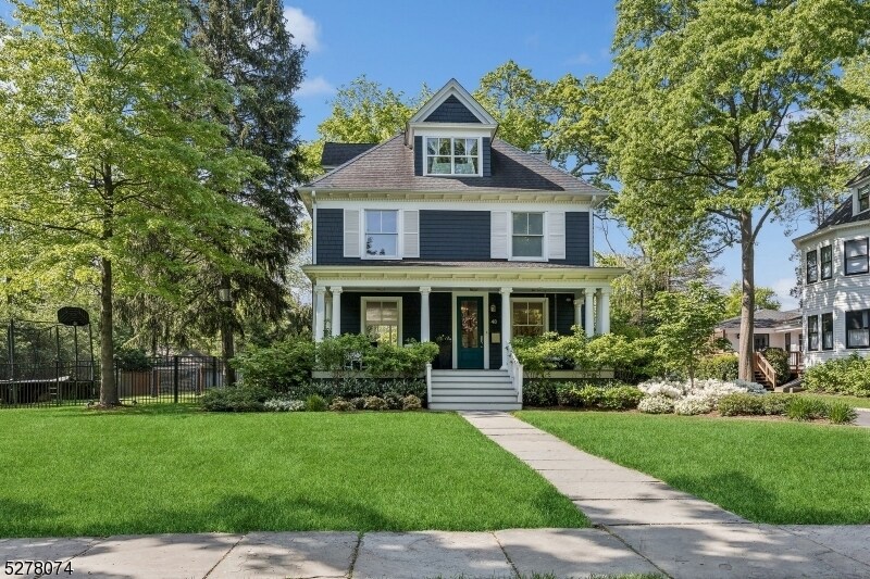 Primary Photo - 48 Oakwood Ave