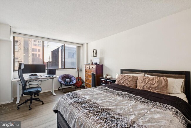 Foto del edificio - 1326 Spruce St