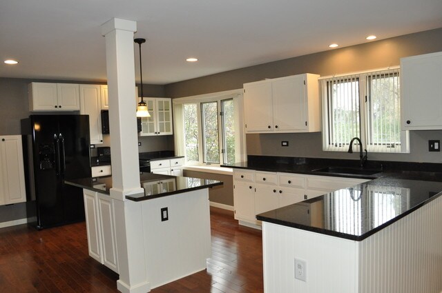 Building Photo - 3966 Blackstone Ave