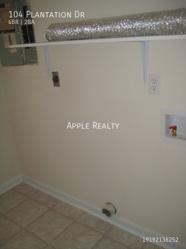 Foto del edificio - 104 Plantation Dr - Available early November