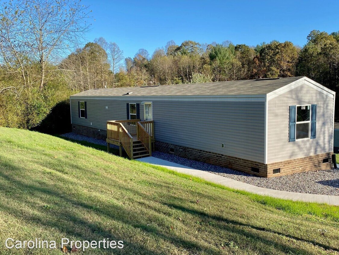 Primary Photo - 3 br, 2 bath House - 127 Laurel View Ln