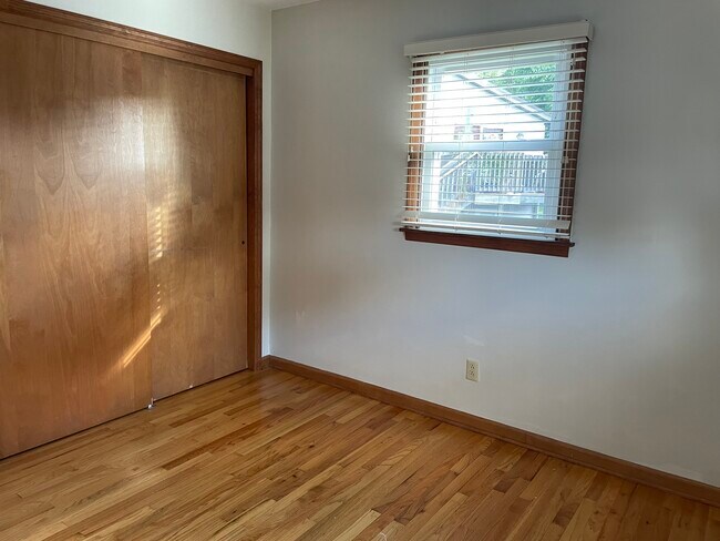 Building Photo - 450 Stevens Ct