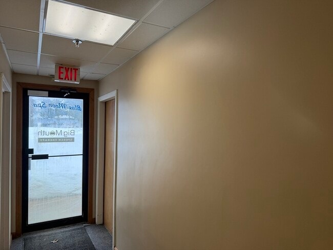 Building Photo - 1565 Main St