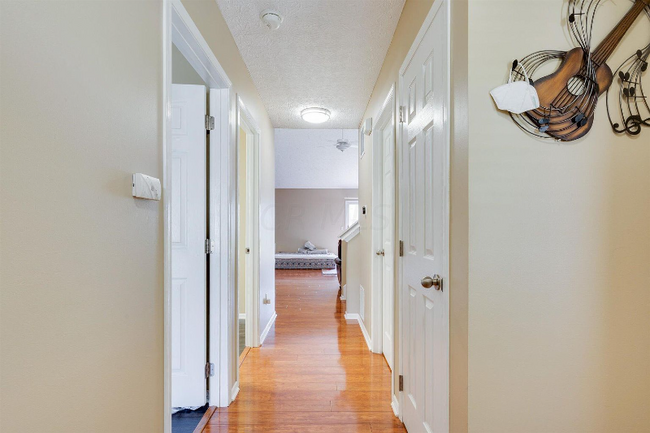 Foto del edificio - 101 Feathertip Ln