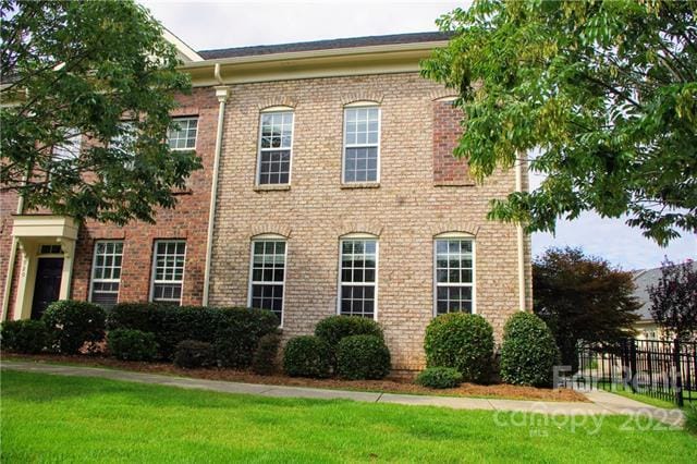 Building Photo - 916 Gardners Way