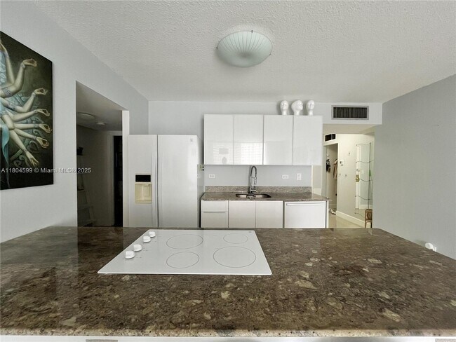 Foto del edificio - 500 Three Islands Boulevard