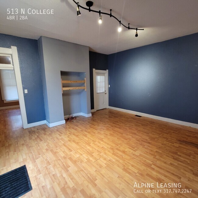 Foto del edificio - LOCATION!! Walk to everything downtown has...